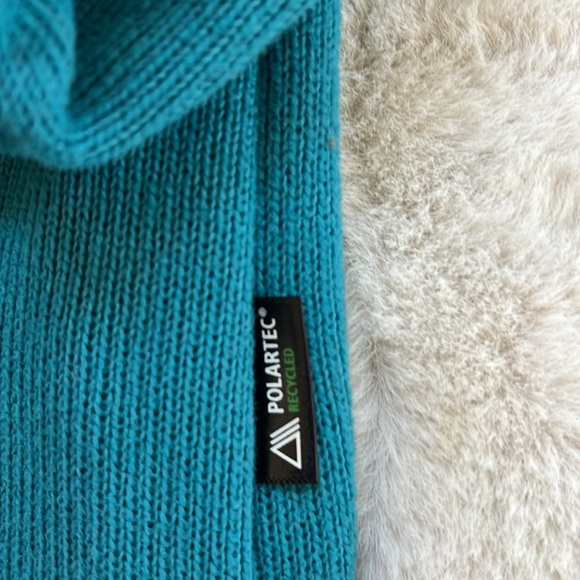 Picture zip up fleece hoodie. Size M - Picture 6 of 10